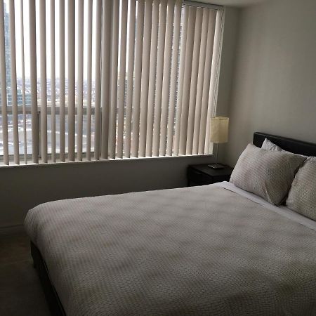Maplewood Suites - Square One Mississauga Extérieur photo