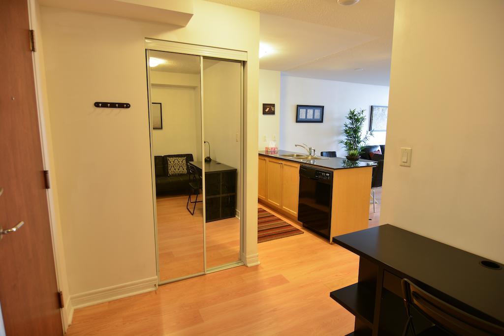 Maplewood Suites - Square One Mississauga Chambre photo
