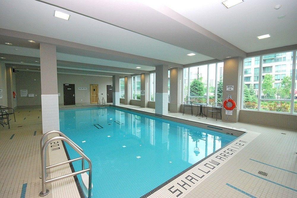 Maplewood Suites - Square One Mississauga Extérieur photo