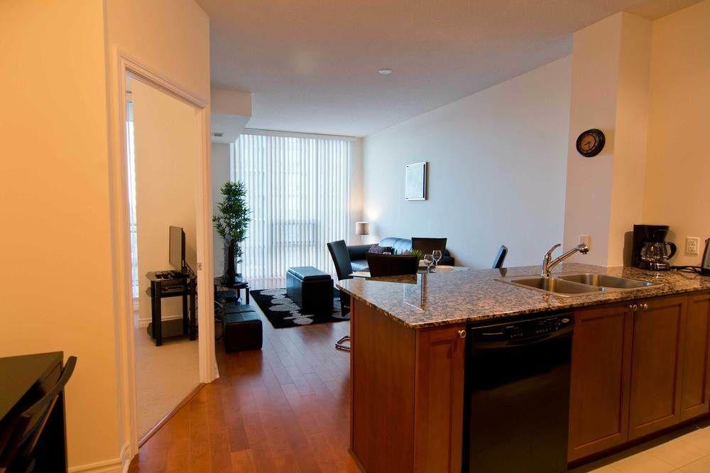 Maplewood Suites - Square One Mississauga Extérieur photo