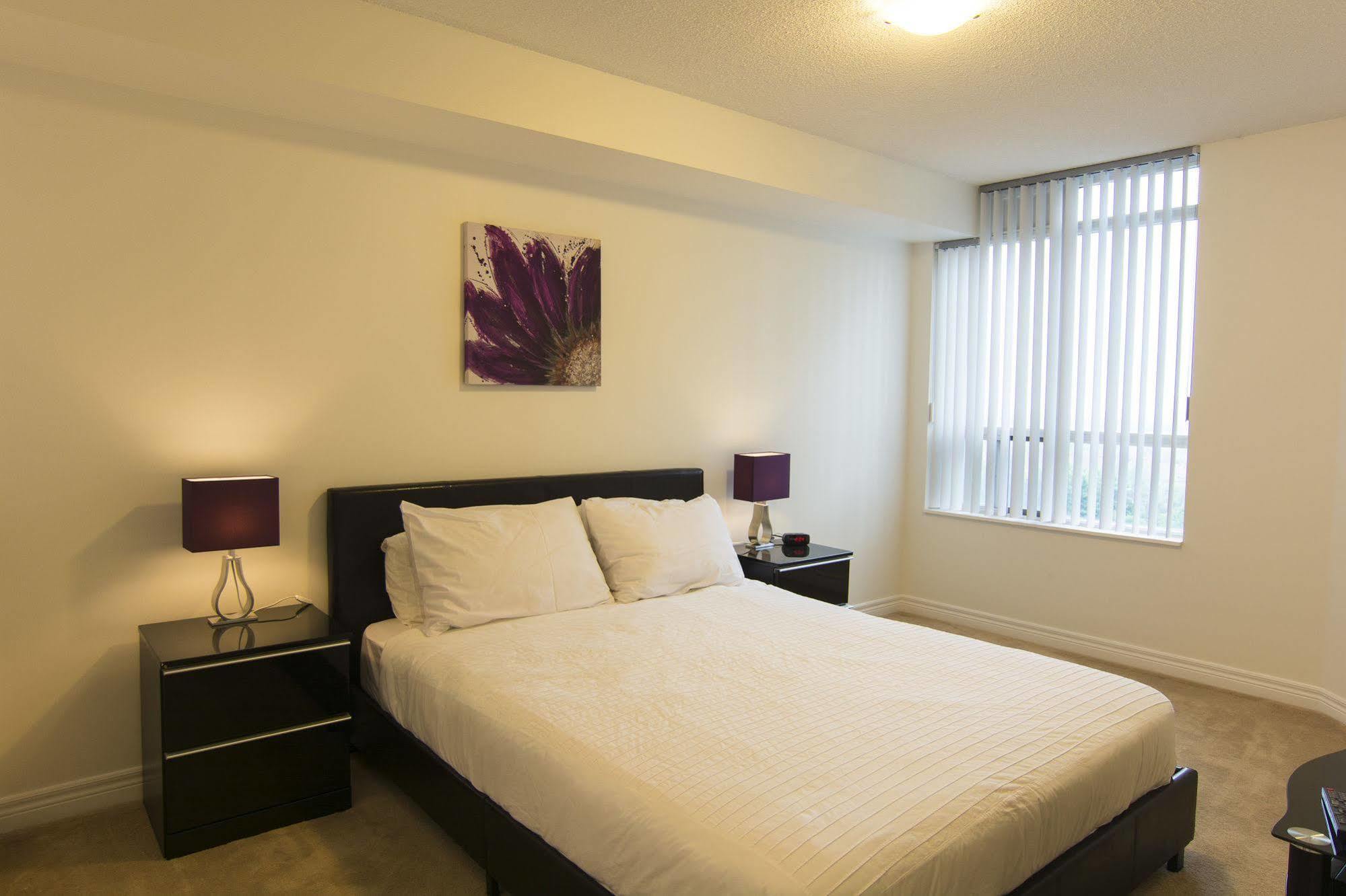 Maplewood Suites - Square One Mississauga Extérieur photo